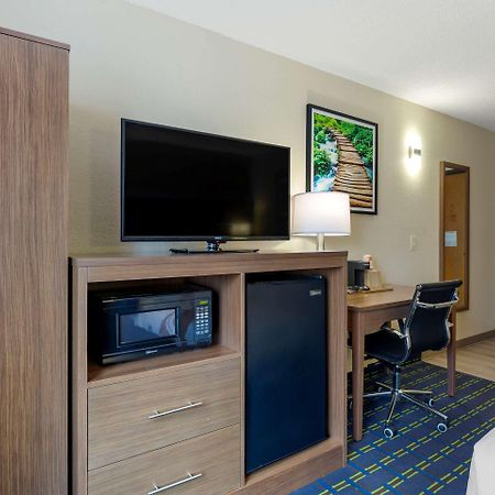 Quality Inn Lee Exterior photo