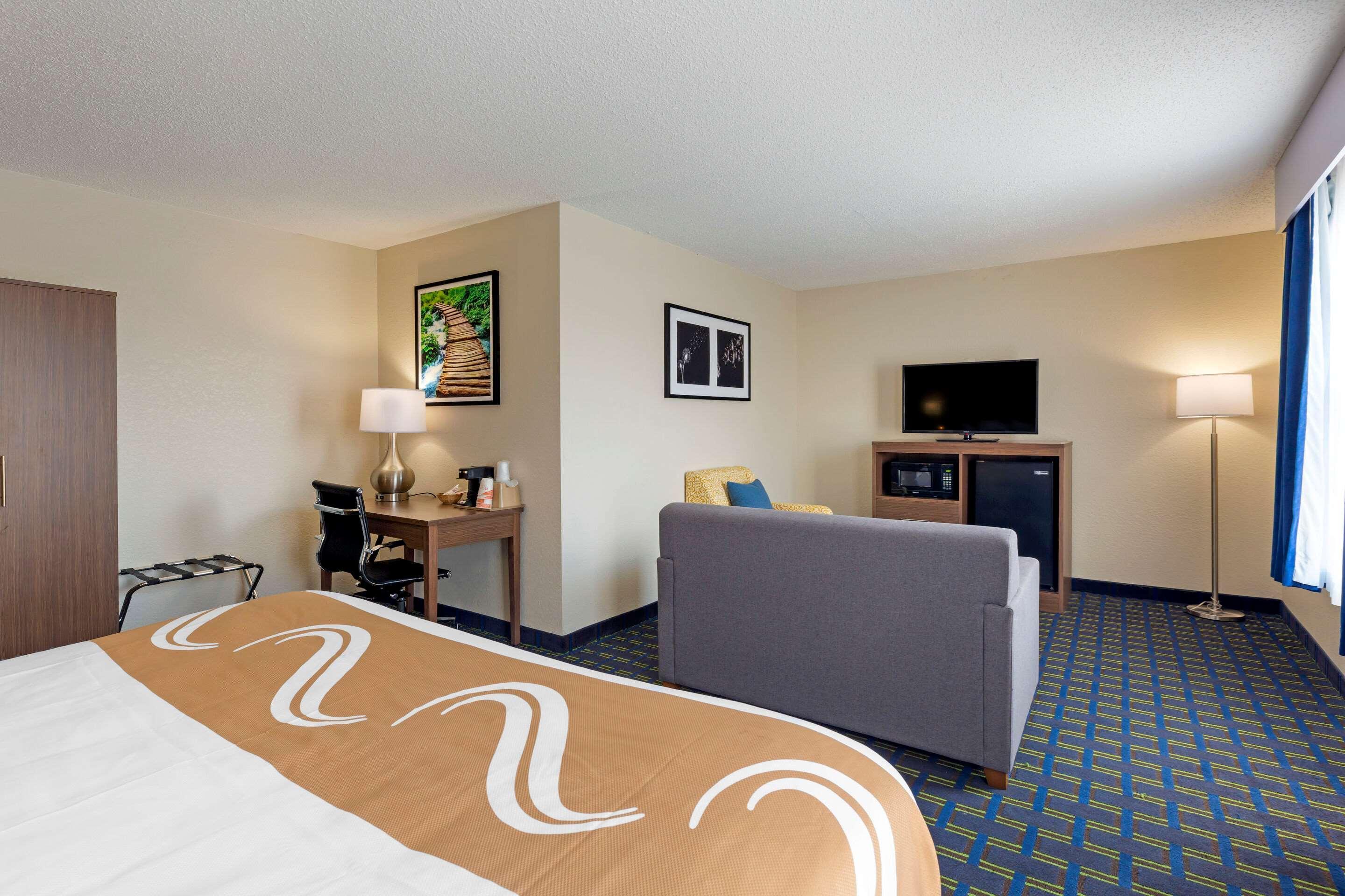 Quality Inn Lee Exterior photo